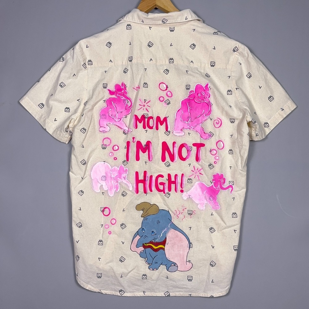 Lawless Graphic Button Up Mens Size Medium Summer Cream Pink Stoner Dumbo